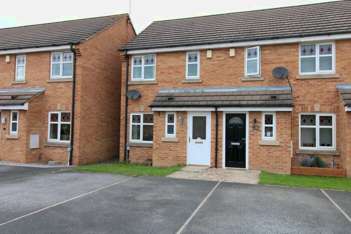 2 Bedroom Semi-Detached House To Rent In Hoctun Close, Castleford, West Yorkshire, WF10
