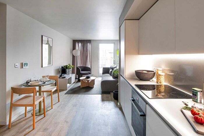 1 Bedroom Apartment To Rent In Addington Street, Manchester, Greater Manchester, M4