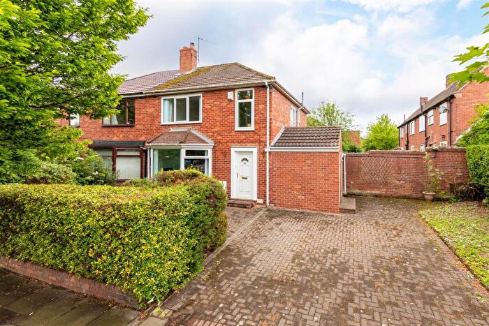 3 Bedroom Semi Detached House For Sale In Broadway West, Newcastle Upon Tyne, NE3