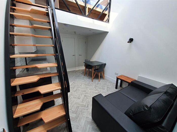 Studio To Rent In Queens Road, Bristol, BS8 - Photo 3