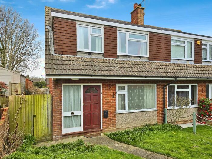 3 Bedroom House To Rent In Bagshot, Surrey, GU19