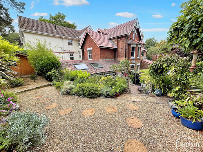 2 Bedroom Apartment For Sale In Surrey Road South, Bournemouth, BH4