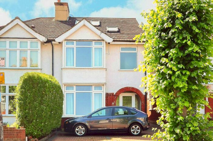 2 Bedroom Flat To Rent In Taunton Avenue, Raynes Park, London, SW20