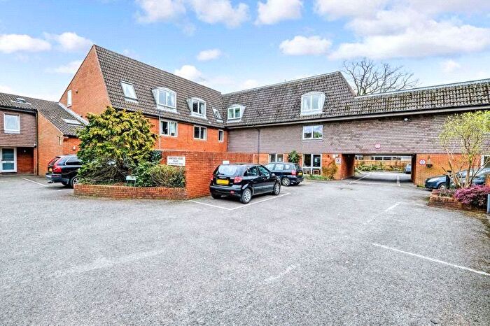 1 Bedroom Flat For Sale In Homegreen House, Haslemere, GU27