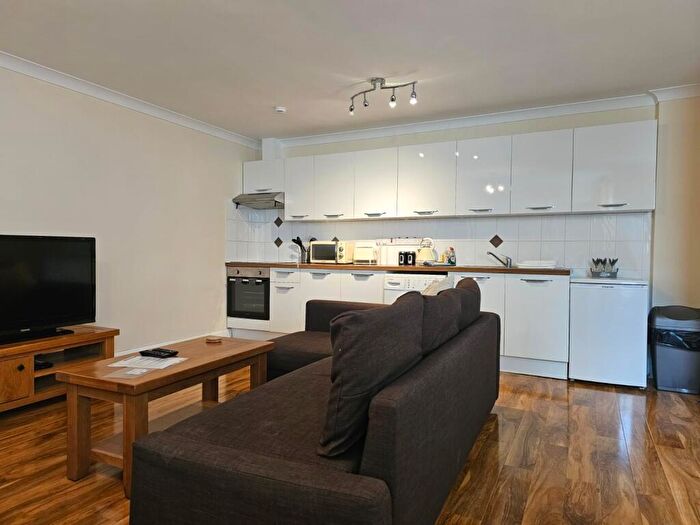 1 Bedroom Flat To Rent In High Street, BH15