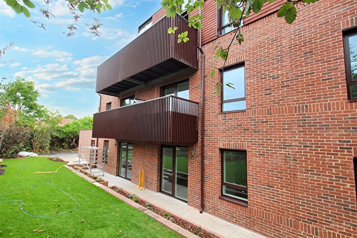 Studio To Rent In Grovelands Road, Reading, RG30