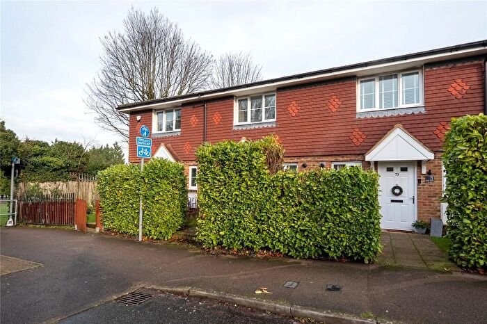 2 Bedroom Terraced House For Sale In Kiln Way, Dunstable, Bedfordshire, LU5