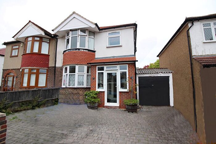 3 Bedroom Semi-Detached House For Sale In Ebbisham Road, Worcester Park, KT4
