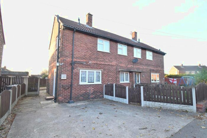 3 Bedroom Semi-Detached House To Rent In Chevet View, Royston, Barnsley S71