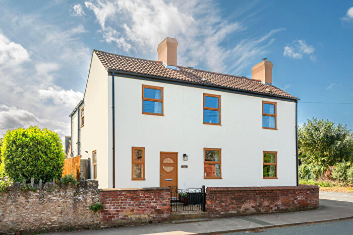 4 Bedroom Link Detached House For Sale In Main Street, Beal, North Yorkshire, DN14