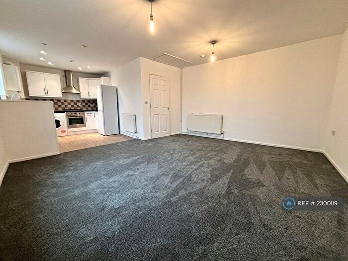 2 Bedroom Flat To Rent In North Street, Bedminster, Bristol, BS3