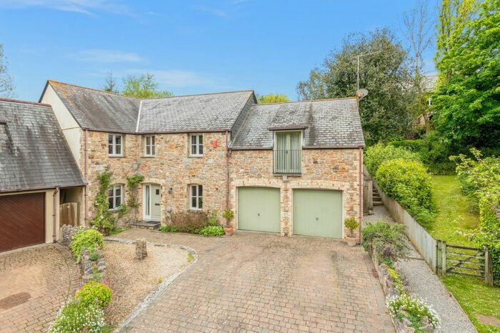 5 Bedroom Detached House For Sale In Mill Leat Close, Yealmpton, Plymouth, PL8