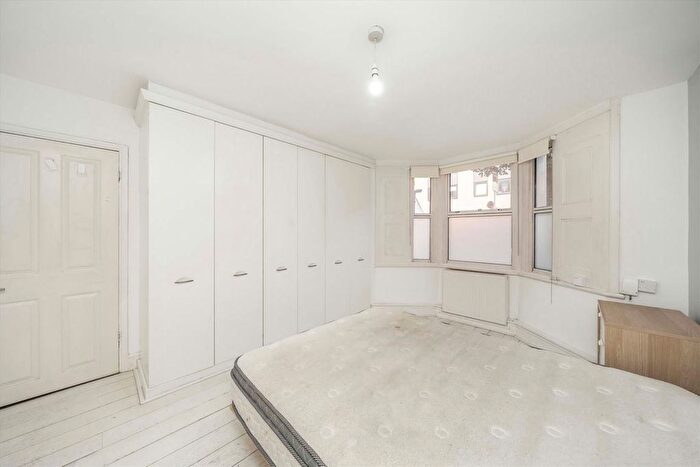 1 Bedroom Flat To Rent In Union Road, London, SW4