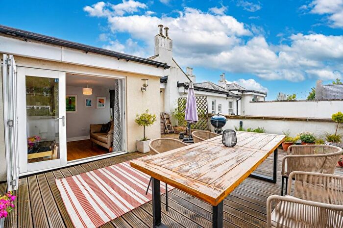 2 Bedroom Flat For Sale In Gayfere Place, South Norwood, London, SE25