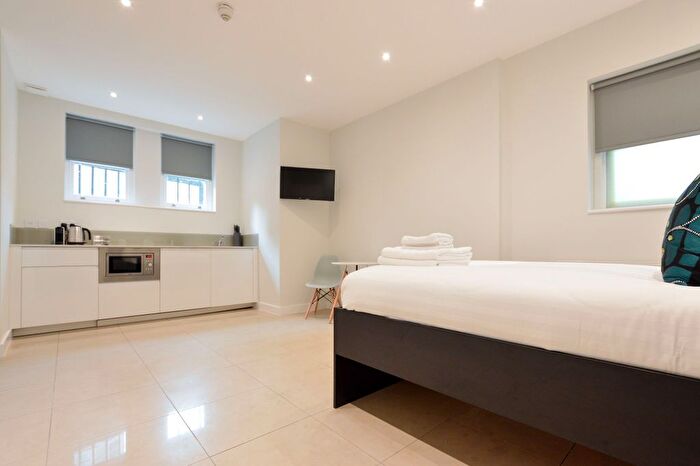 Studio To Rent In Flat, Holland Park Avenue, London, W11
