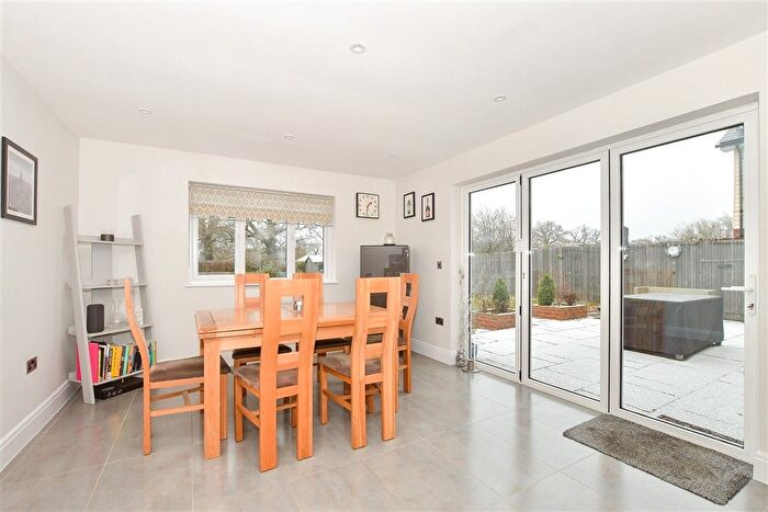 4 Bedroom Link Detached House For Sale In Bannisters Croft, Blindley Heath, Lingfield, Surrey, RH7