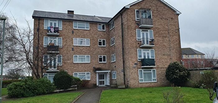2 Bedroom Flat For Sale In Lancaster Court, Clyde Road, Stanwell, TW19