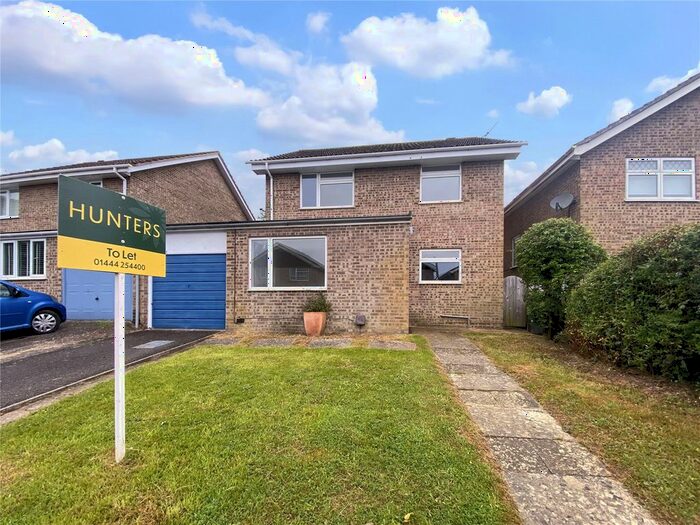 4 Bedroom Detached House To Rent In Pendean, Burgess Hill, West Sussex, RH15