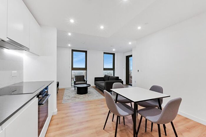 1 Bedroom Apartment To Rent In One Thames Quay, Marsh Wall, E14