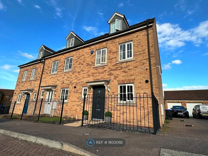 3 Bedroom End Of Terrace House To Rent In Howards Way, Northampton, NN3