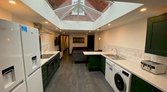 5 Bedroom Terraced House To Rent In Vecqueray Street, Coventry, CV1