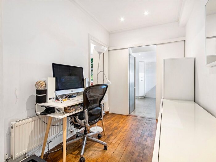 1 Bedroom Flat For Sale In Gloucester Avenue, London, NW1