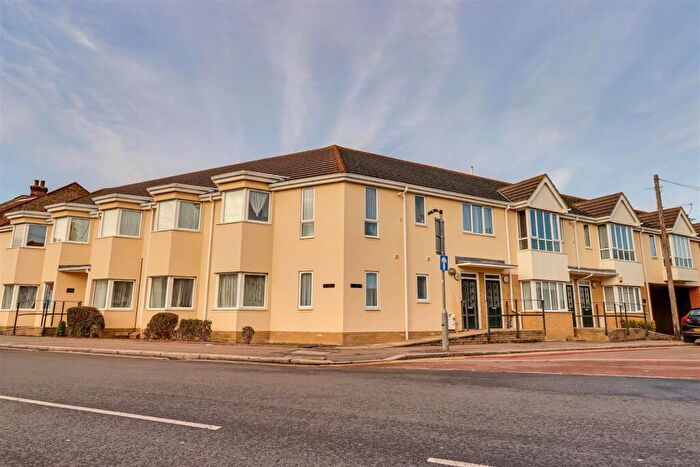 1 Bedroom Flat For Sale In West Road, Westcliff-On-Sea, SS0