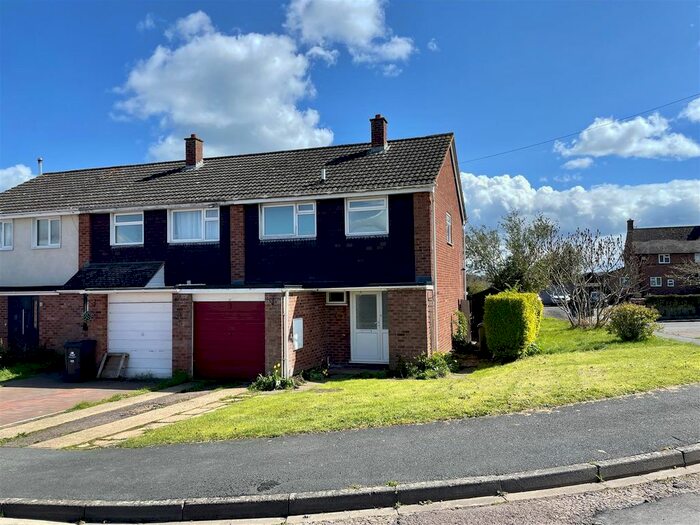 3 Bedroom End Of Terrace House For Sale In Bayfield Gardens, Dymock, GL18