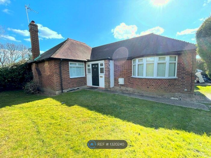 2 Bedroom Bungalow To Rent In Forest Edge, Buckhurst Hill, IG9
