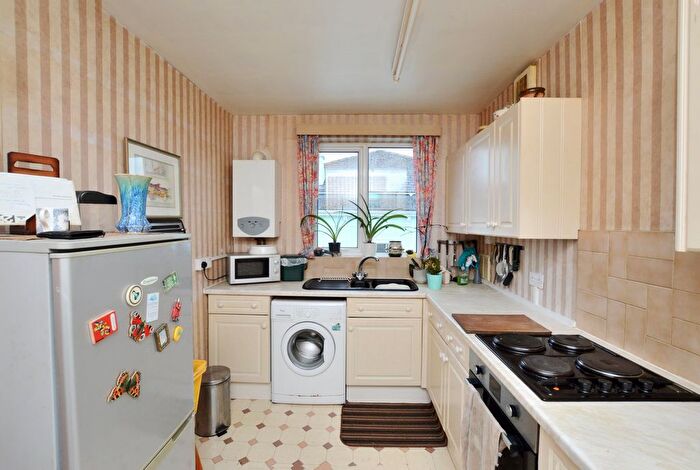2 Bedroom Flat For Sale In East Approach Drive, Pittville, Cheltenham, GL52