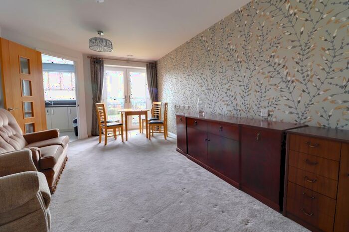 1 Bedroom Flat For Sale In Deans Park Court, Kingsway, Stafford, ST16
