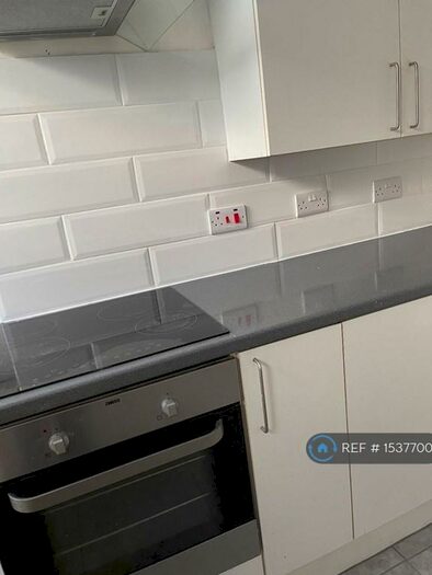 3 Bedroom Terraced House To Rent In Lodge Lane, Leeds, LS11