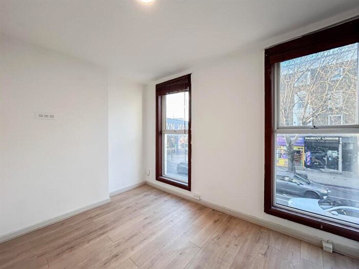 1 Bedroom Flat To Rent In Camden Road, NW1