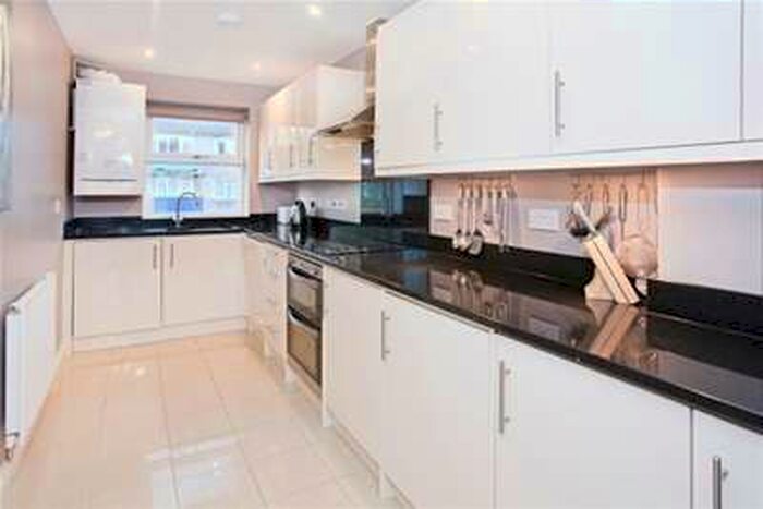 4 Bedroom Terraced House To Rent In Promenade Row, York, YO23