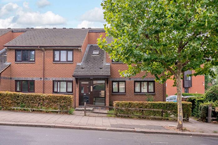 2 Bedroom Flat For Sale In Church Lane, Tooting, London, SW17