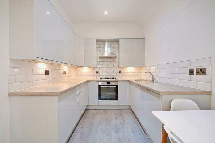 2 Bedroom Flat To Rent In Edward Place, Union Road, Sheffield, S11