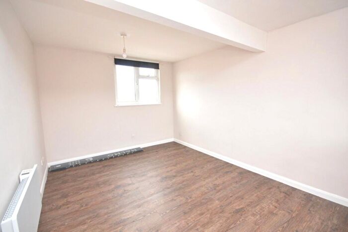 1 Bedroom Apartment For Sale In Cowick Street, Exeter, Devon, EX4