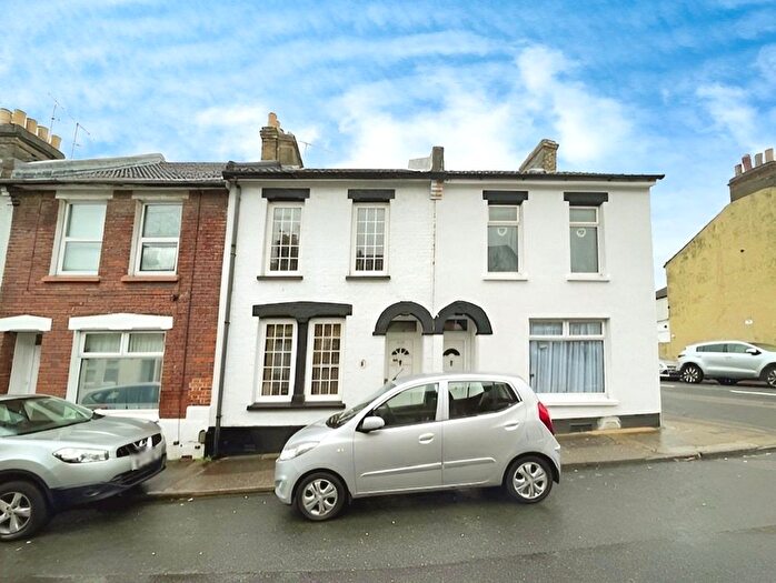 2 Bedroom Terraced House To Rent In Dale Street, Chatham, Kent, ME4