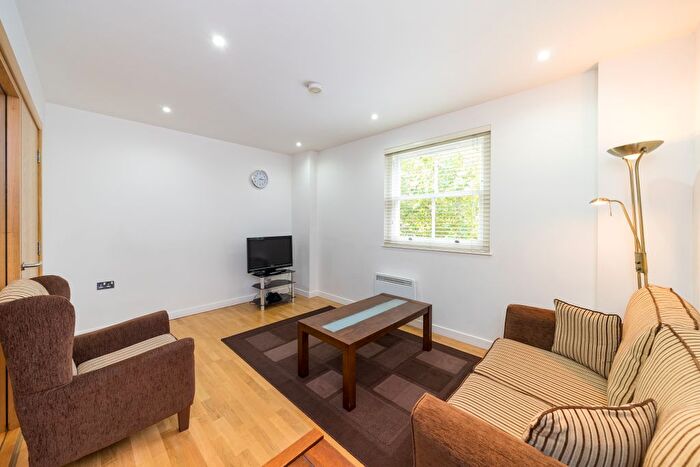 1 Bedroom Flat To Rent In Earls Court Road, London, SW5