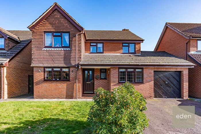 4 Bedroom Detached House For Sale In Macaulay Close, Larkfield, ME20