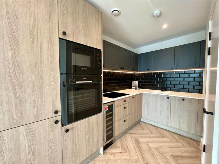 1 Bedroom Apartment To Rent In Alie Street, London, E1