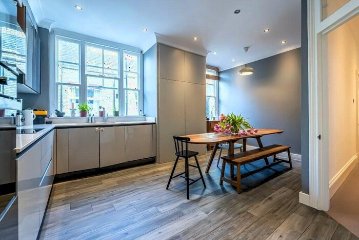 3 Bedroom Flat To Rent In Bryanston Mansions, York Street, Marylebone, London, W1H