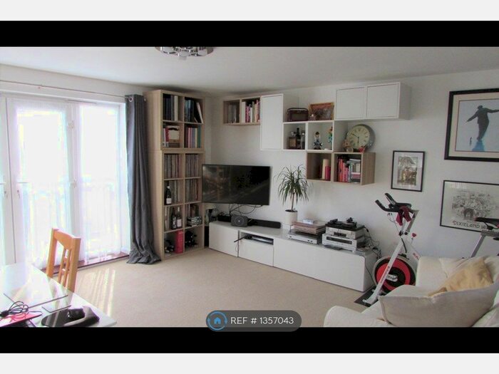 2 Bedroom Flat To Rent In Wolverton, Milton Keynes, MK12
