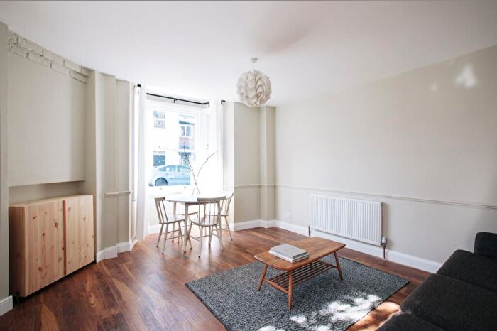3 Bedroom Flat To Rent In Rye Road, Nunhead, SE15