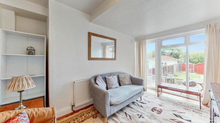 1 Bedroom Flat To Rent In Carlton Avenue, Kenton, Harrow HA3