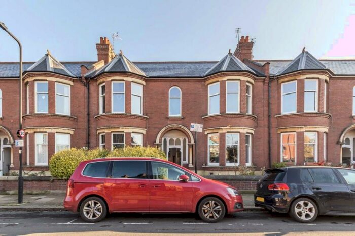 1 Bedroom Flat To Rent In Radbourne Road, Balham, SW12