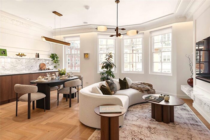 3 Bedroom Flat For Sale In Green Street, Mayfair, London, W1K
