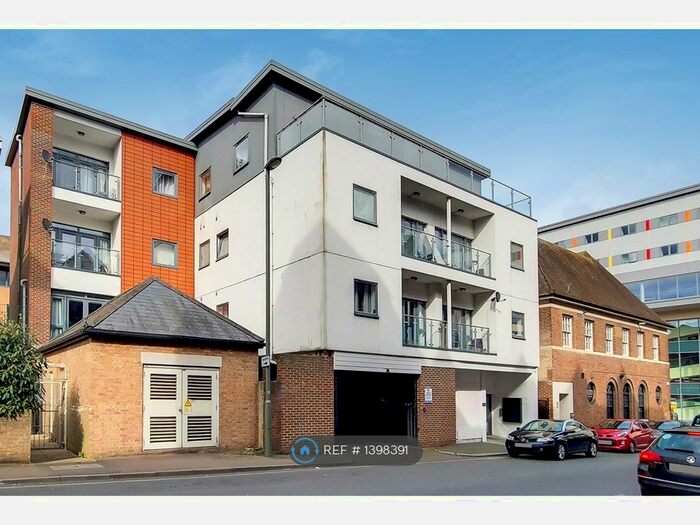 1 Bedroom Flat To Rent In Gibbs Brook House, Redhill, RH1