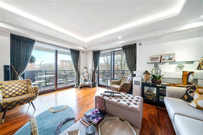 3 Bedroom Flat To Rent In Prince Regent Court, Avenue Road, NW8