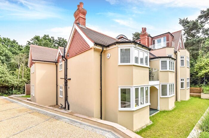 2 Bedroom Flat To Rent In Baston Road Bromley, BR2